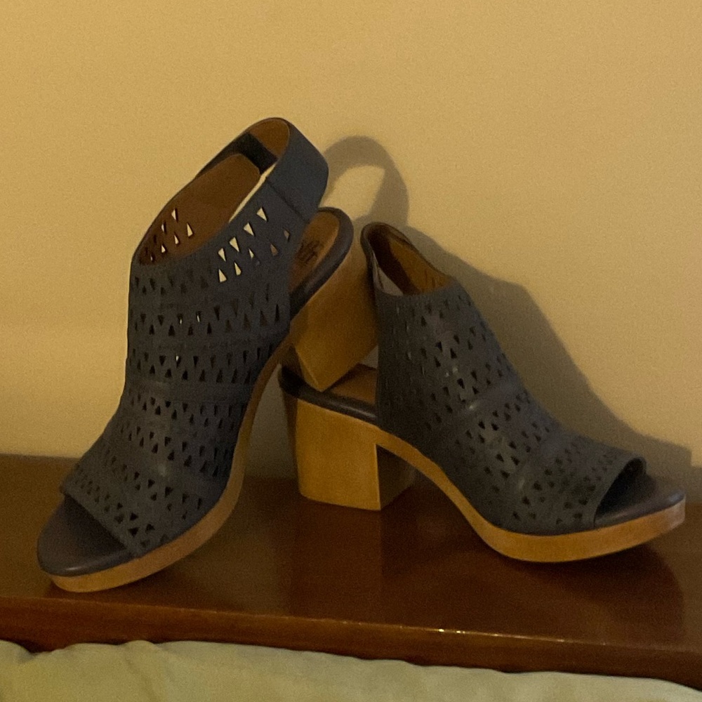 Söfft Navy Blue Ophia Wedge Sandals
